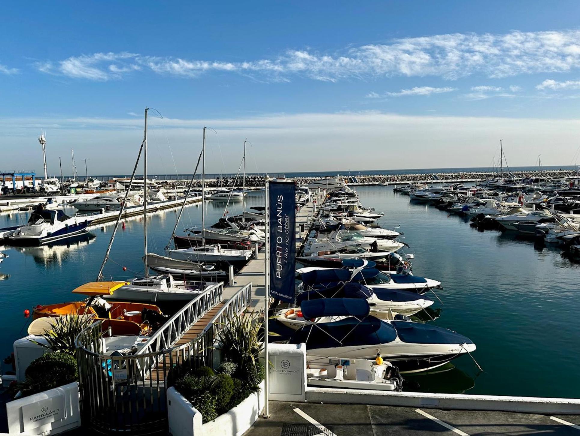 Nikkibeachfront * Marbella