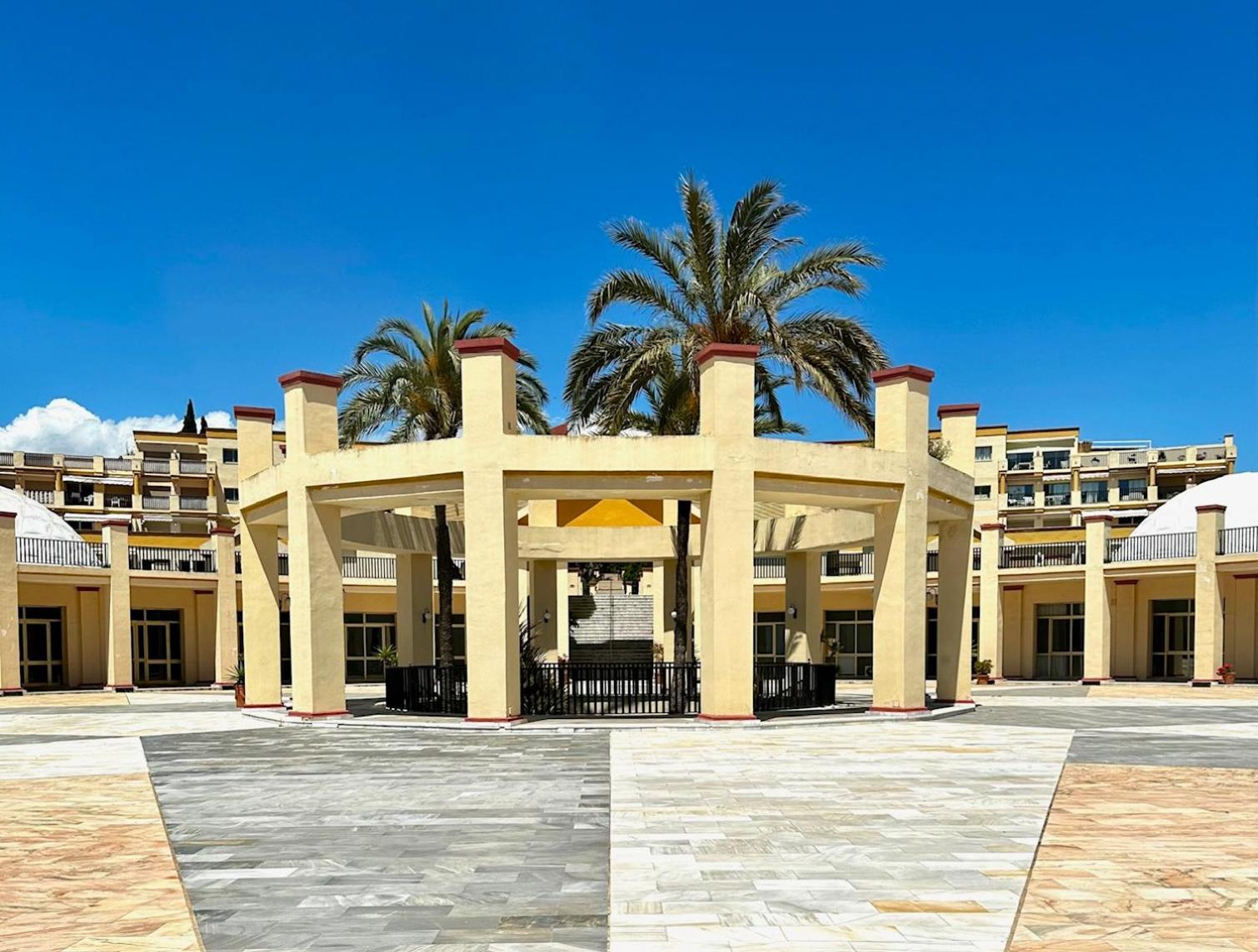 Nikkibeachfront Marbella