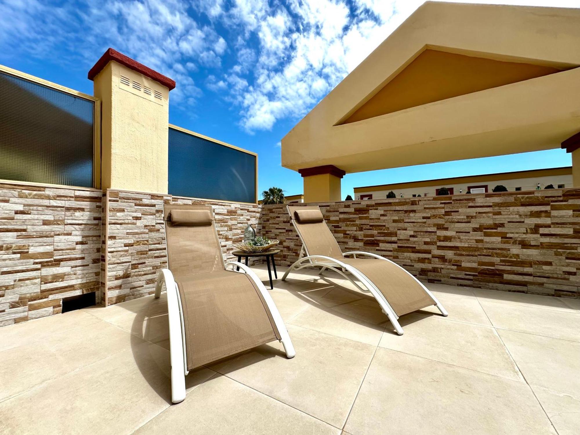 Nikkibeachfront