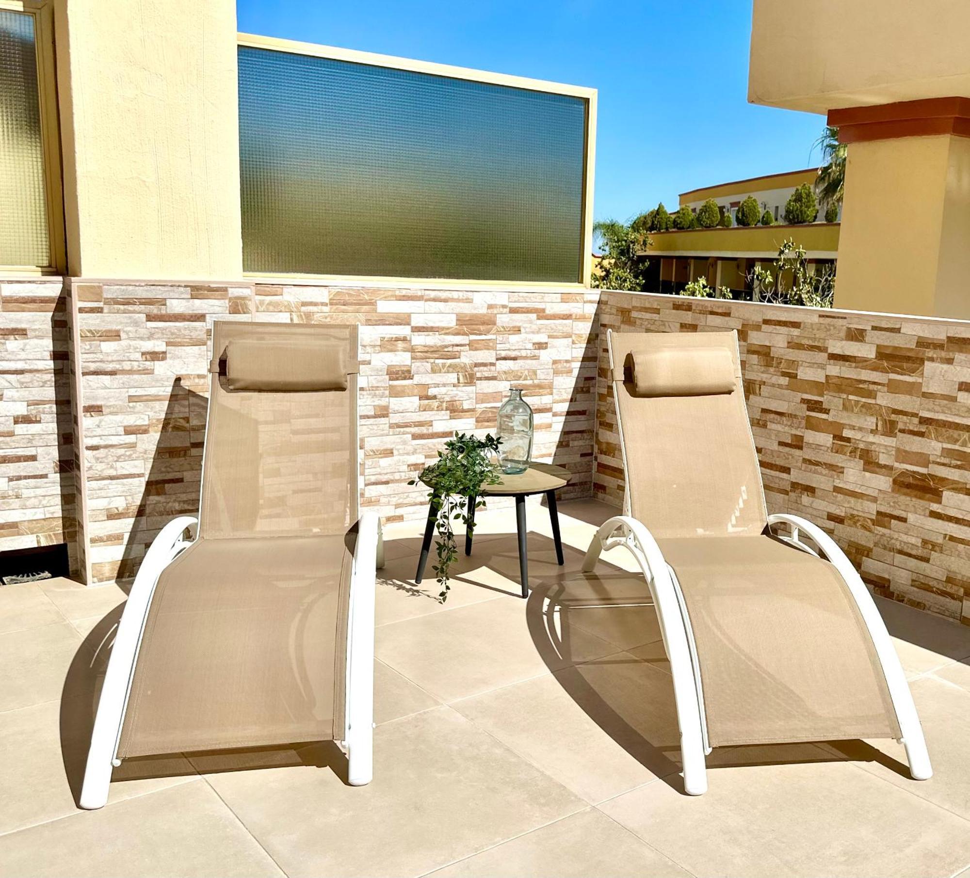 Nikkibeachfront *