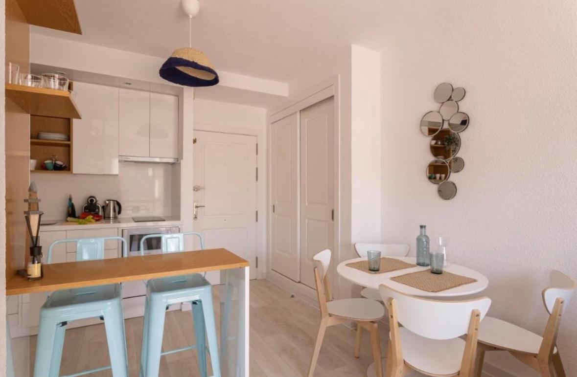 Nikkibeachfront Apartemen *