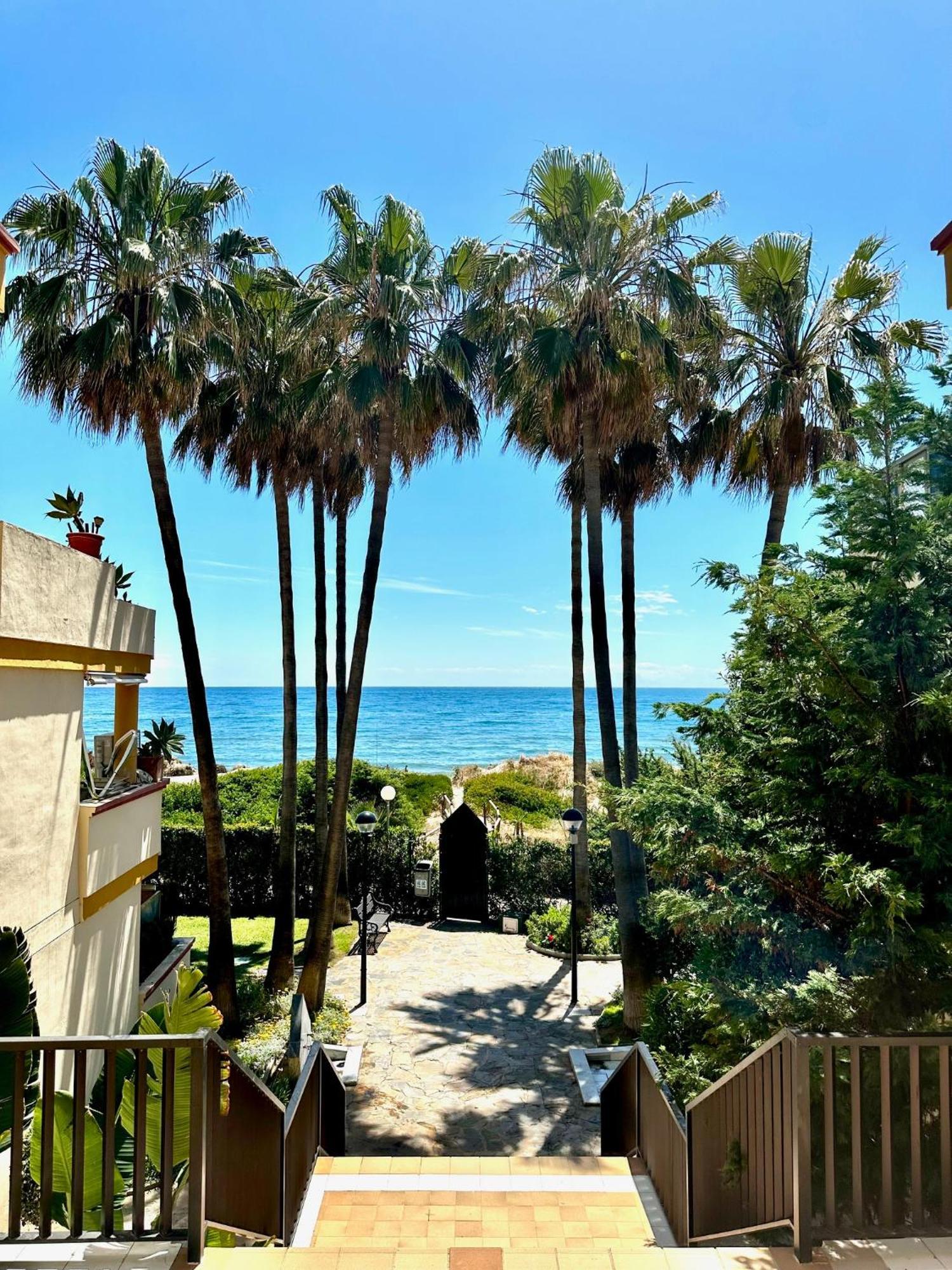 Nikkibeachfront Apartemen